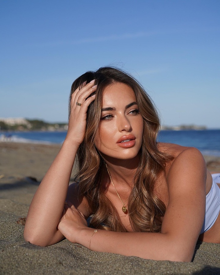 Izabela Ion Izabela Ion