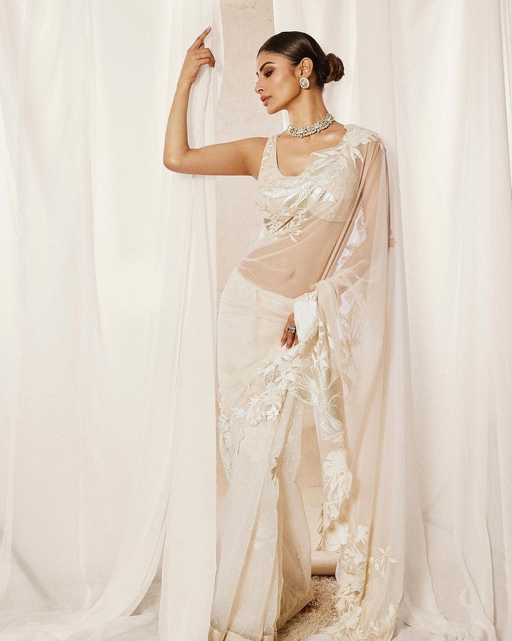 Mouni Roy