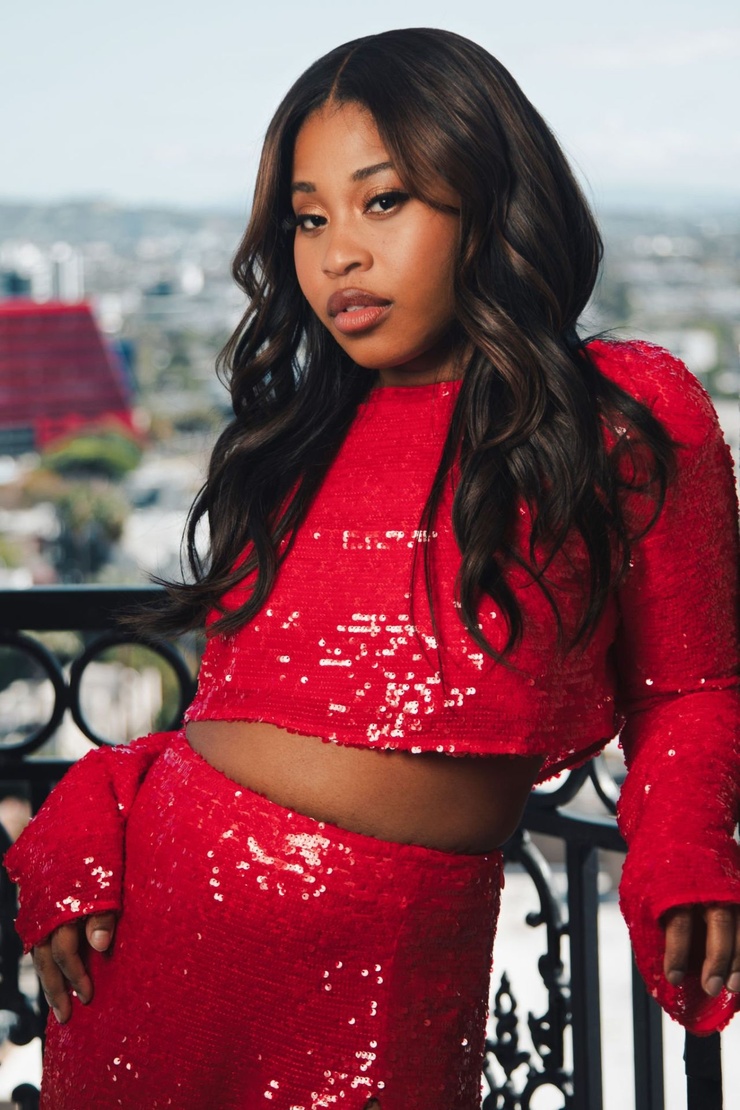 Dominique Fishback image