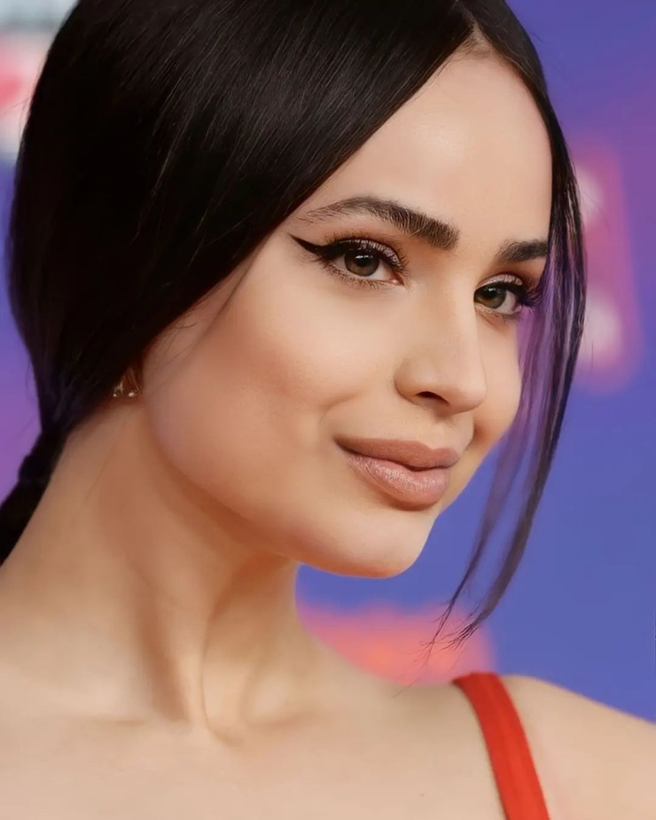 Sofia Carson