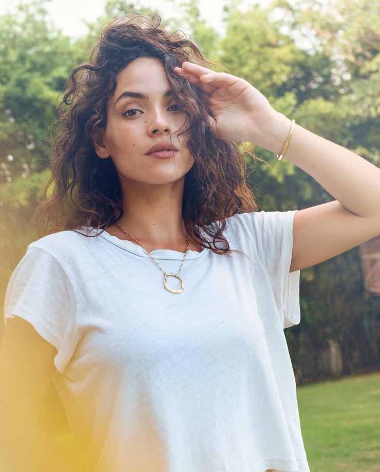 Picture of Adria Arjona