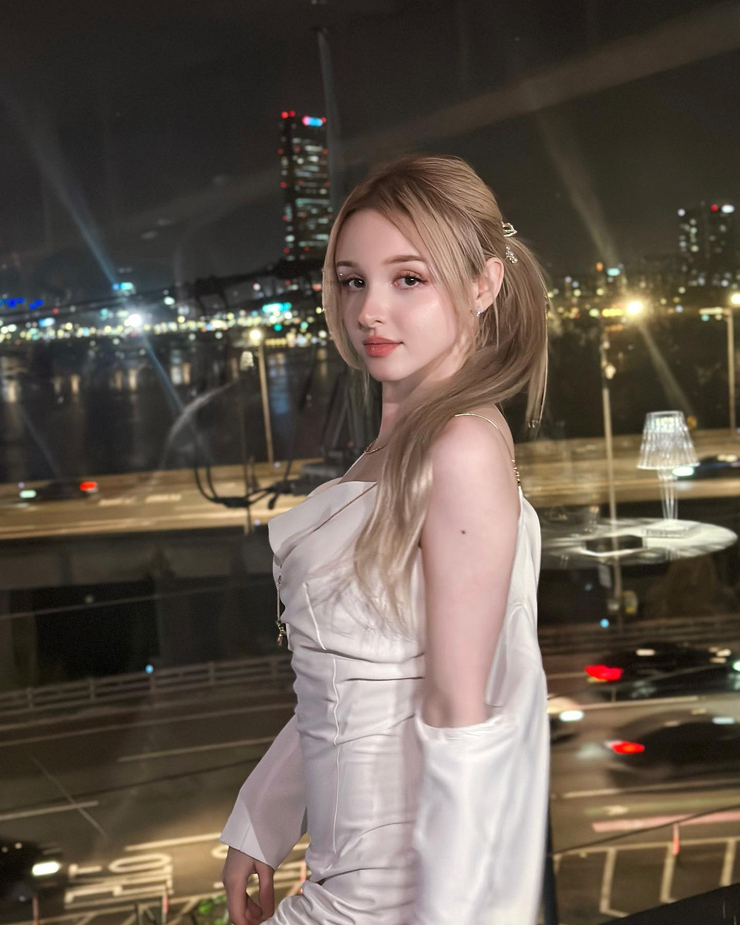 Elina Karimova Elina Karimova