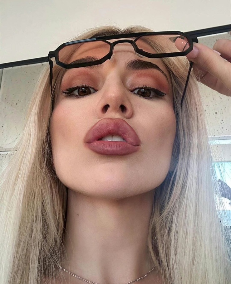 Ava Max