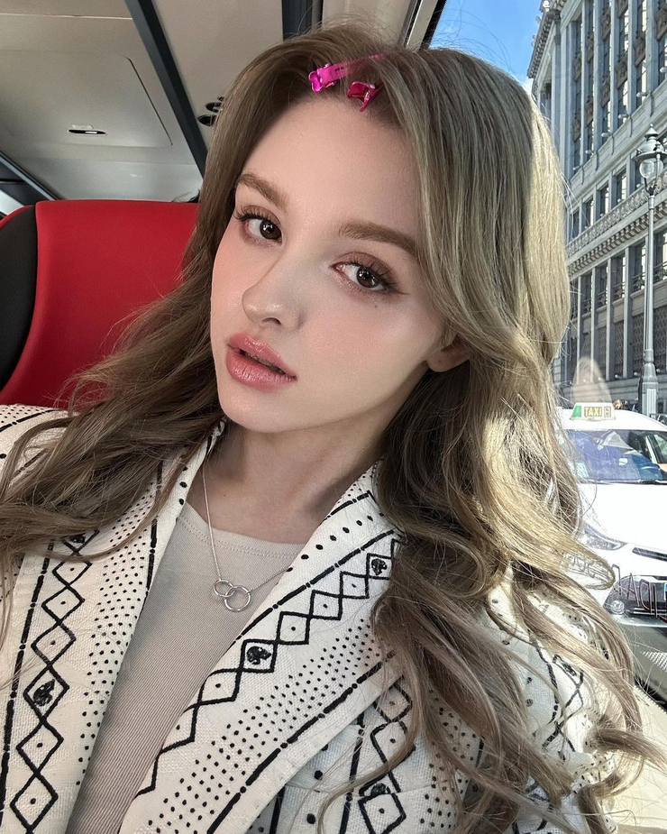 Elina Karimova Elina Karimova
