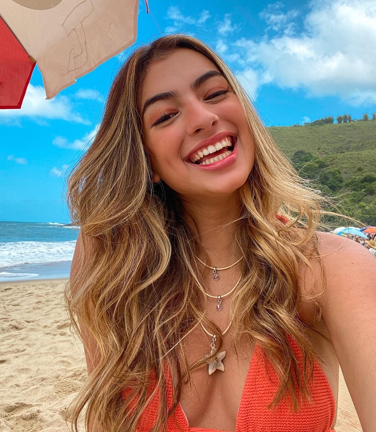 Júlia Puzzuoli