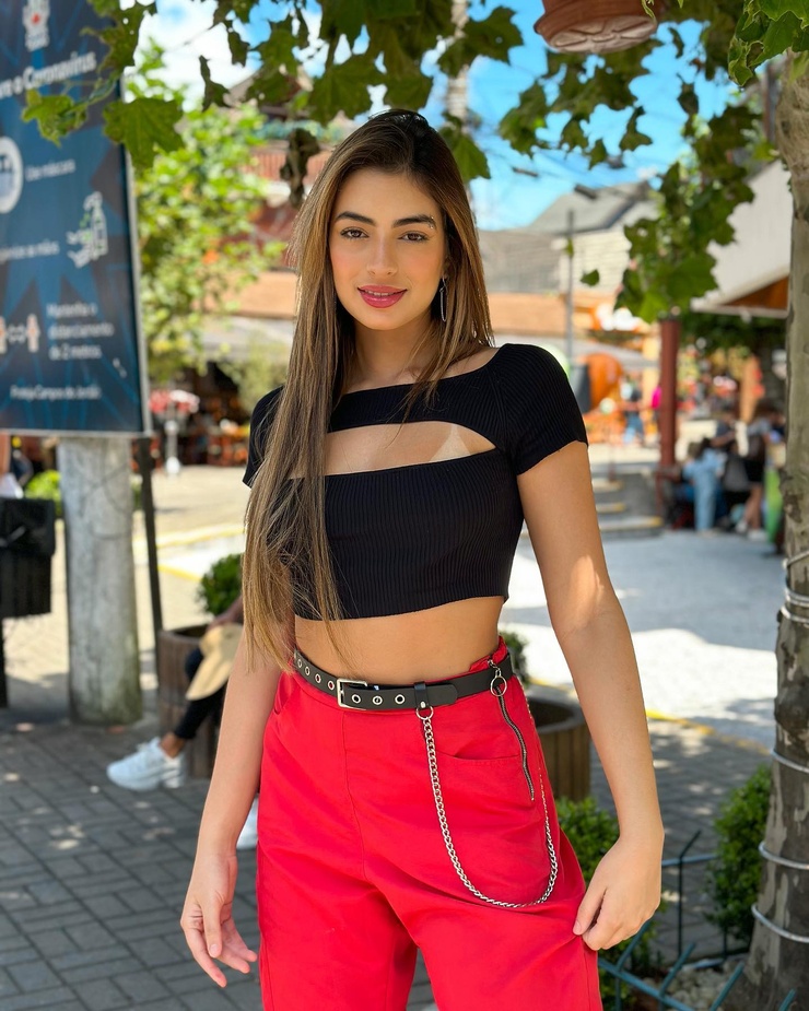 Júlia Puzzuoli