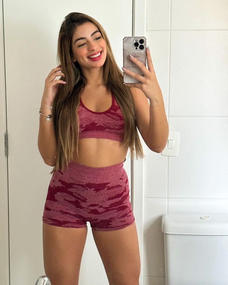 Júlia Puzzuoli