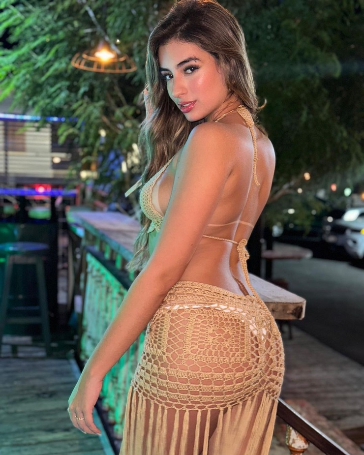 Júlia Puzzuoli Júlia Puzzuoli