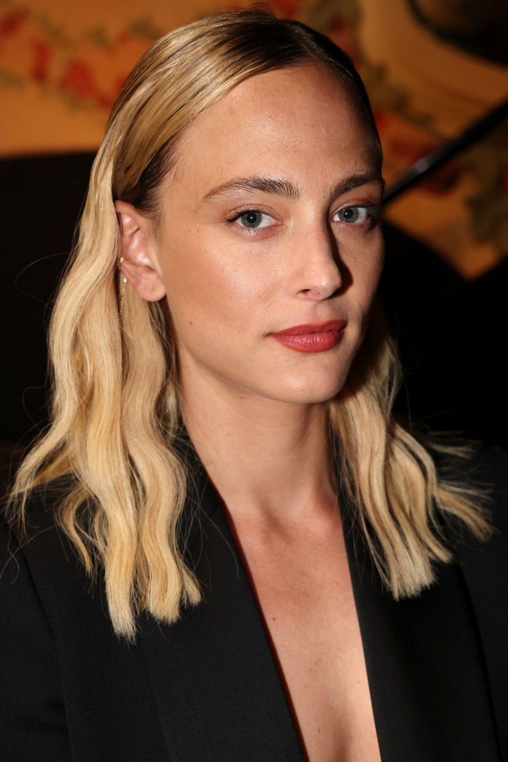 Nora Arnezeder Nora Arnezeder