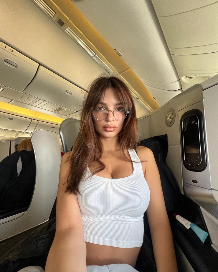 Emily Ratajkowski Emily Ratajkowski