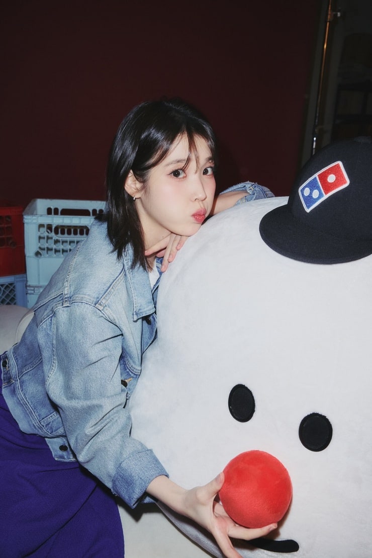 IU