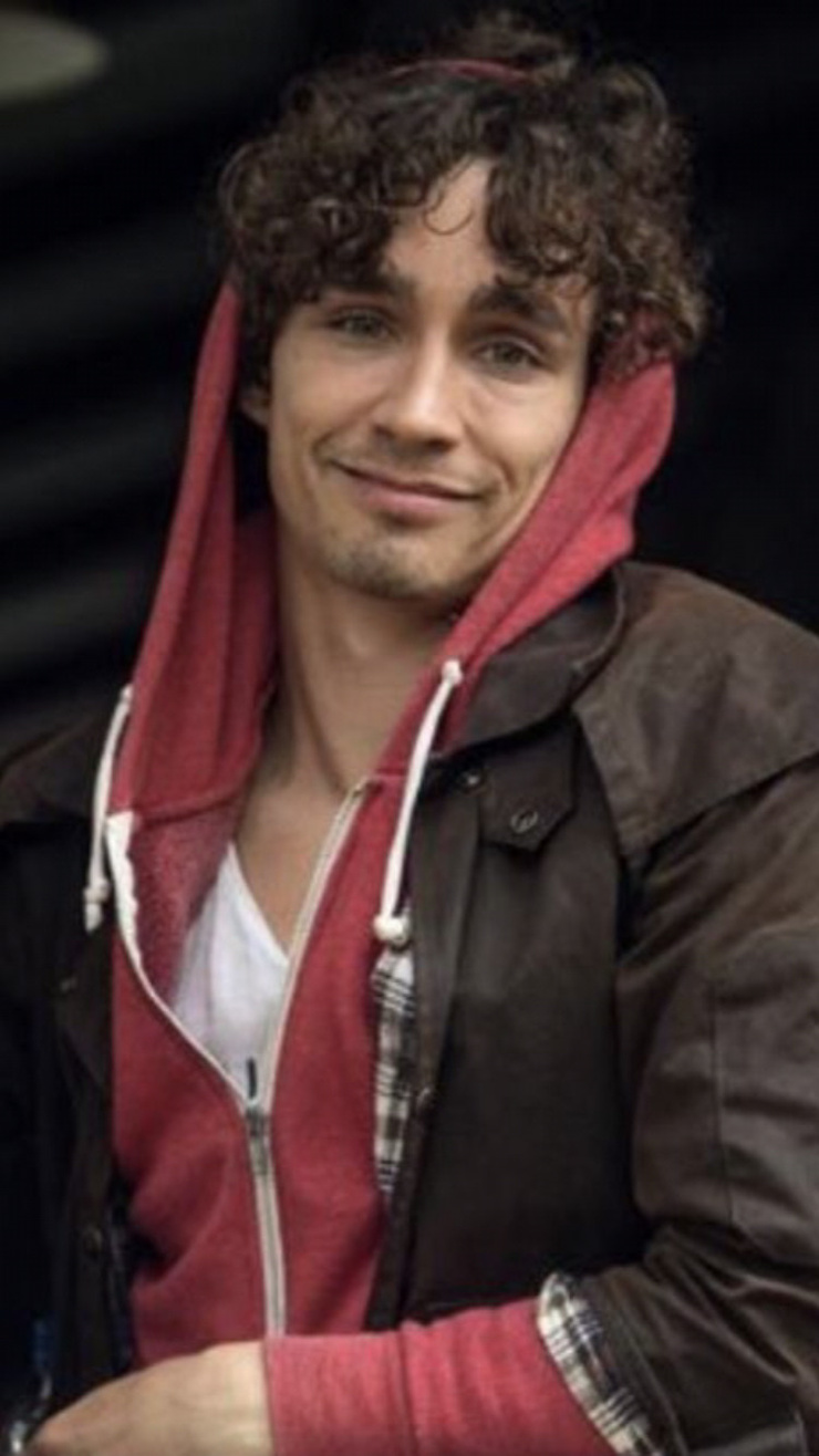 Robert Sheehan