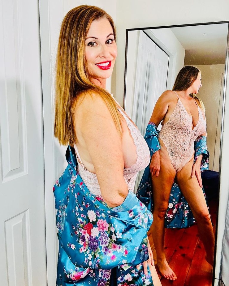 Elaina St James