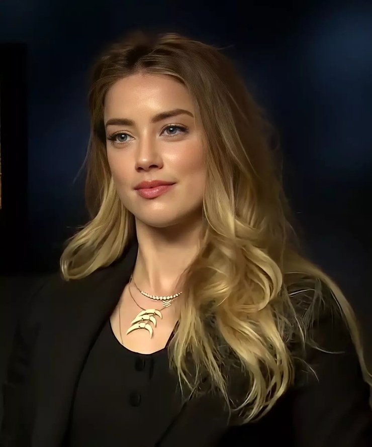 740full-amber-heard.jpg