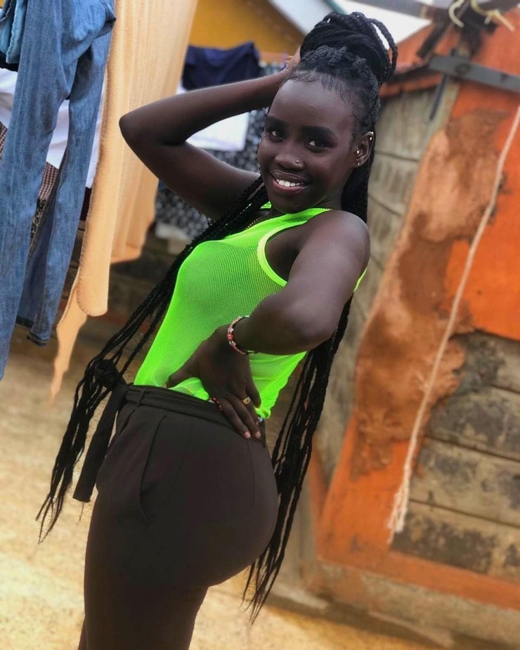 Fem Black Queen