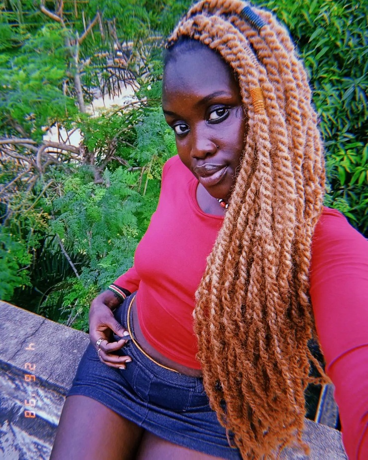 Fem Black Queen