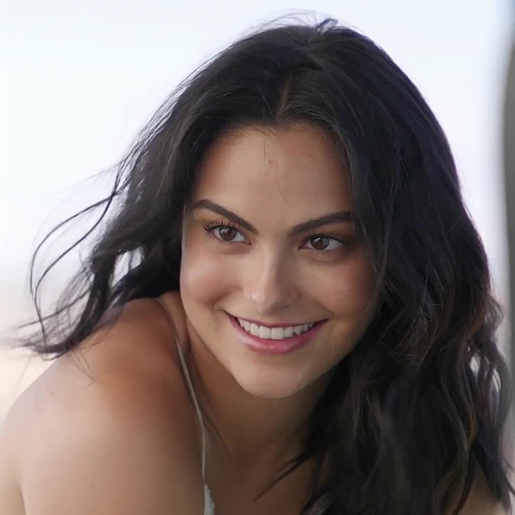 Picture of Camila Mendes