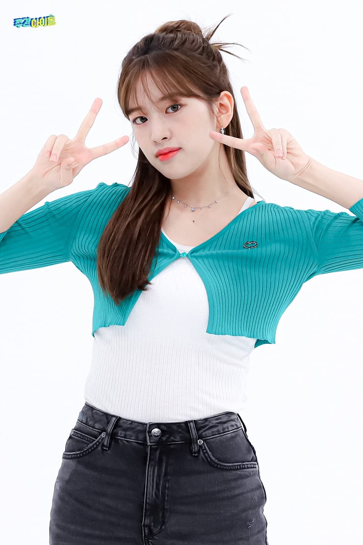 Picture of Ahn Yujin