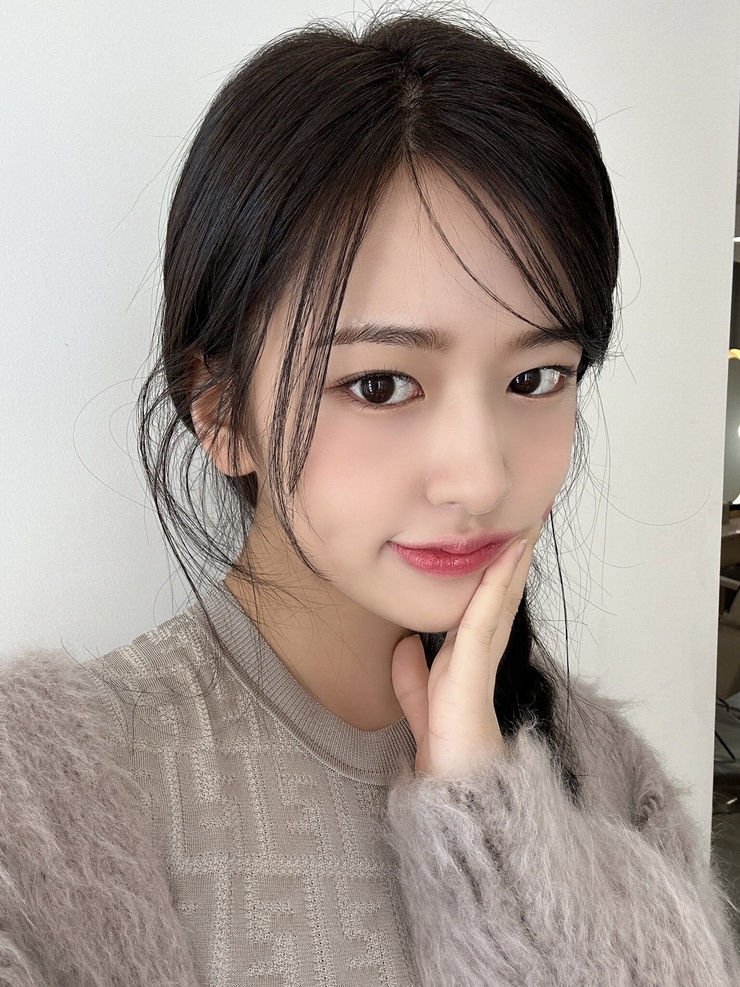 Ahn Yujin