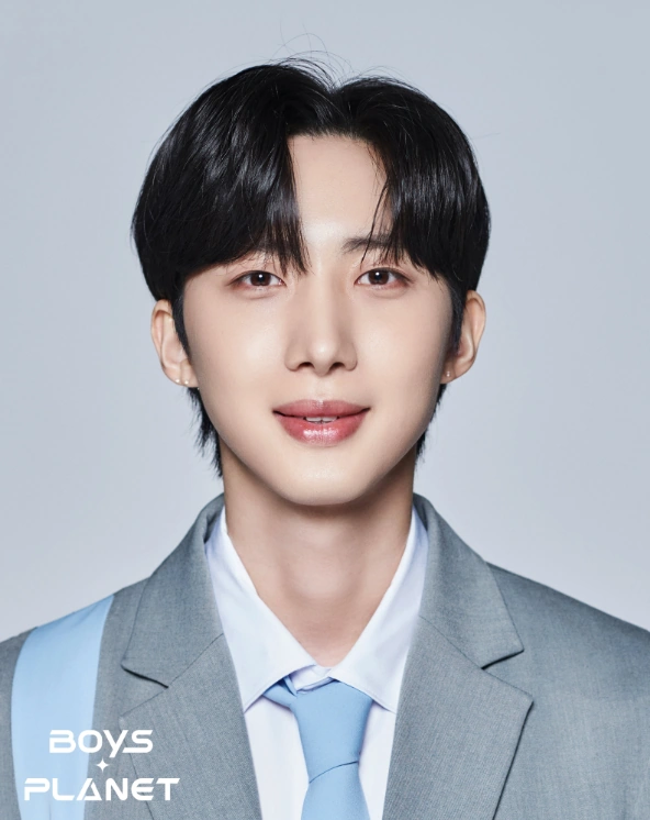 Hoe-Taek Lee