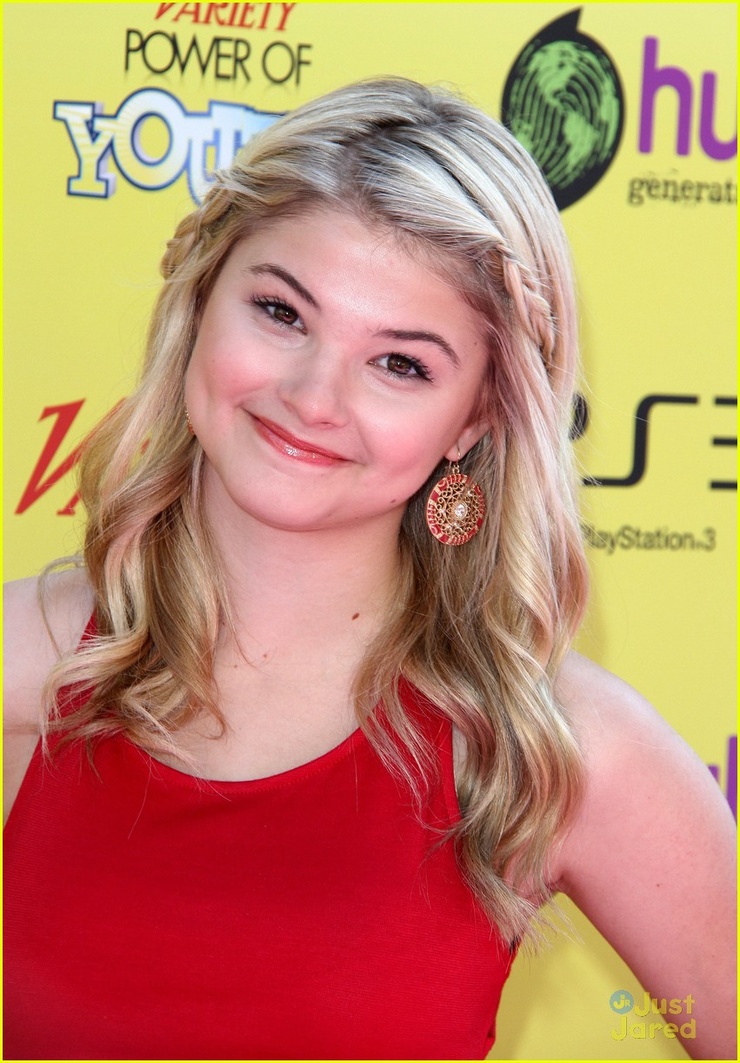 Stefanie Scott