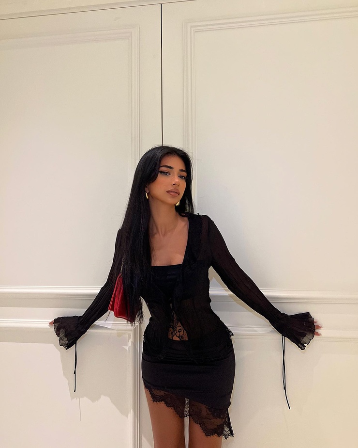 Iffat Marashi
