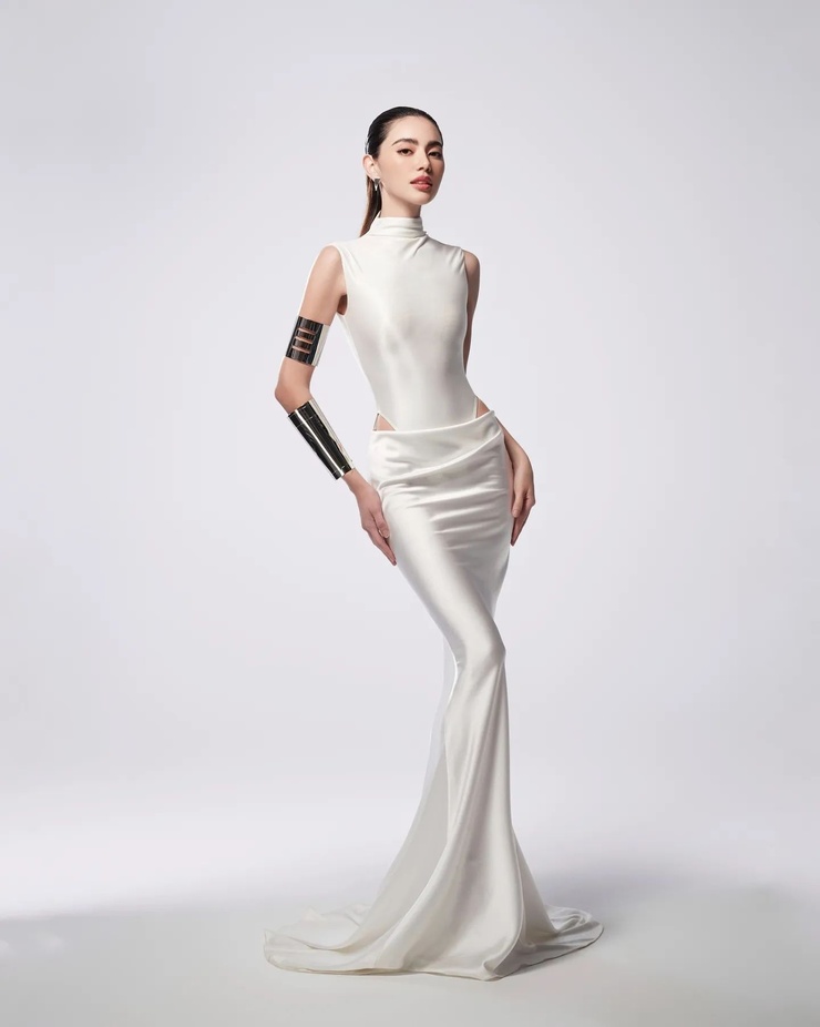 Davika Hoorne Davika Hoorne