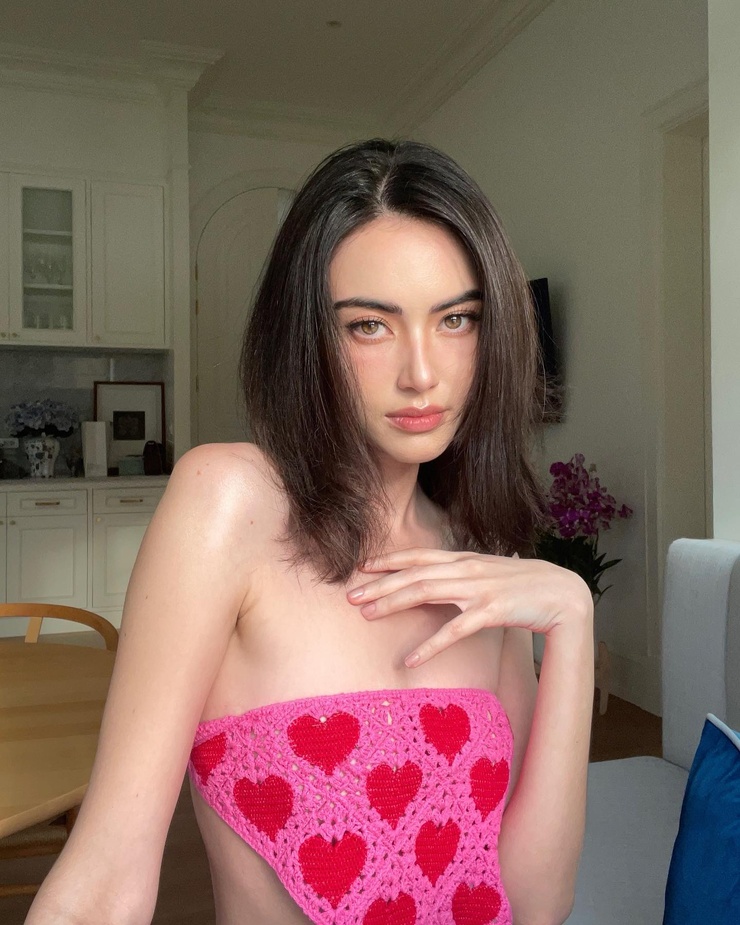 Davika Hoorne Davika Hoorne