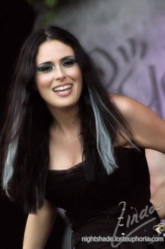 Sharon den Adel