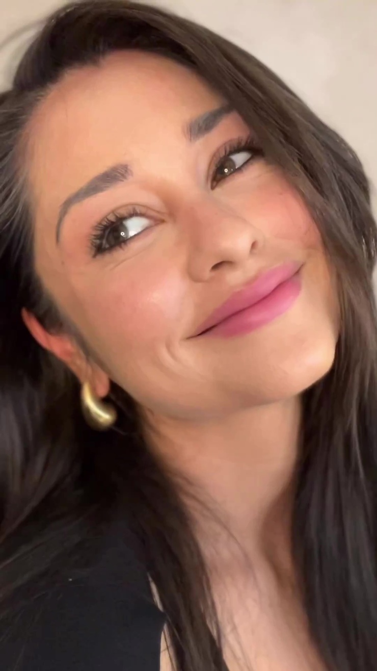 Yvette Monreal