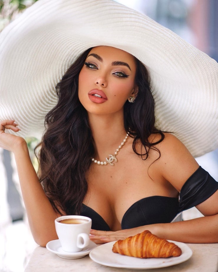 Iva Xhelili