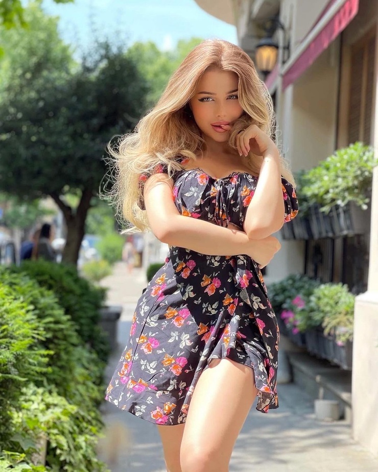Alexandra Stele