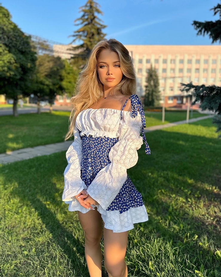 Alexandra Stele