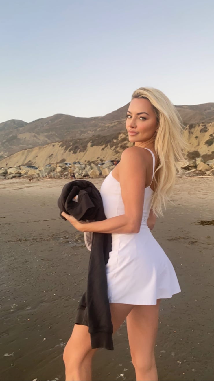 Lindsey Pelas