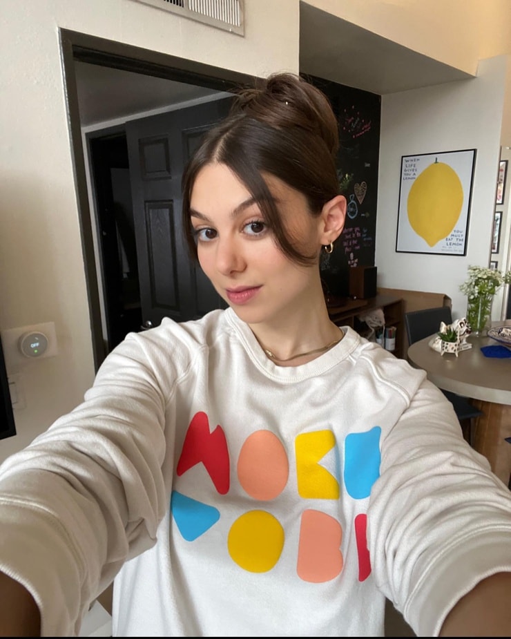 Kira Kosarin Image