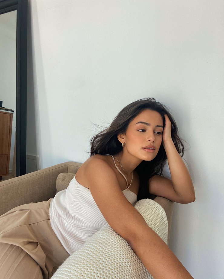 Claire Burgos