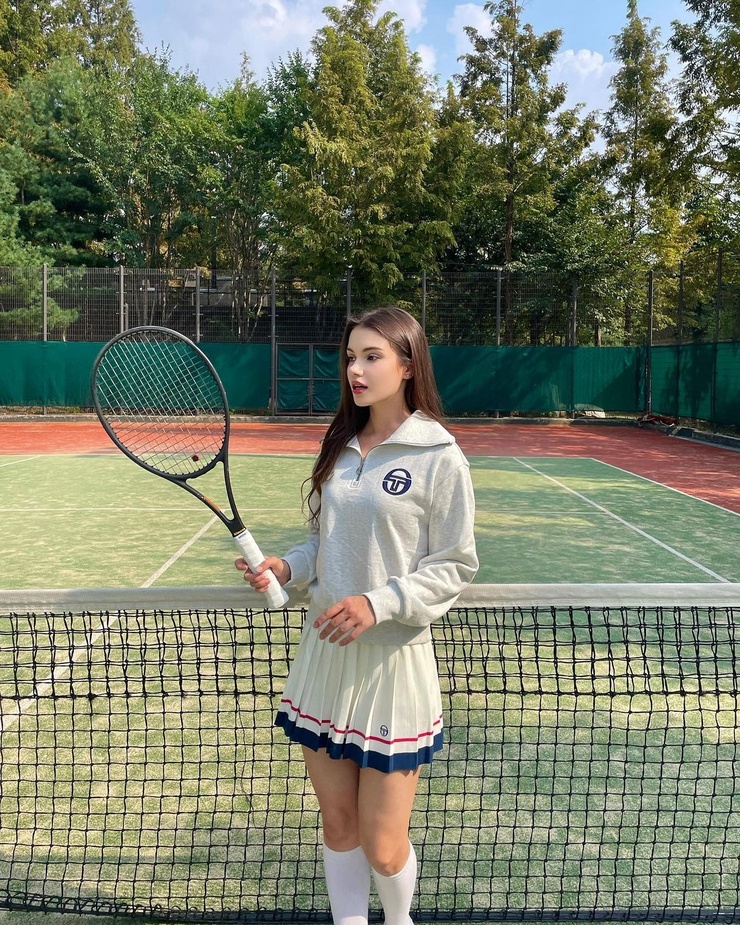 Elena Kharchenko Elena Kharchenko