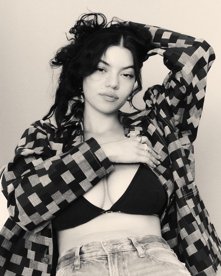 Joelle Rebecca image