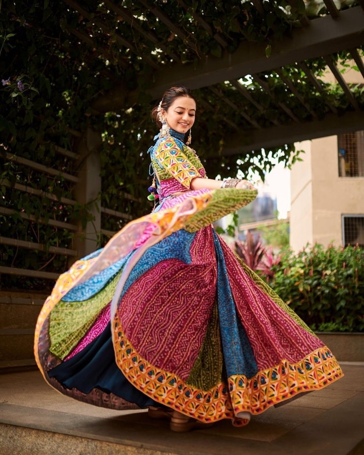 Image of Helly Shah