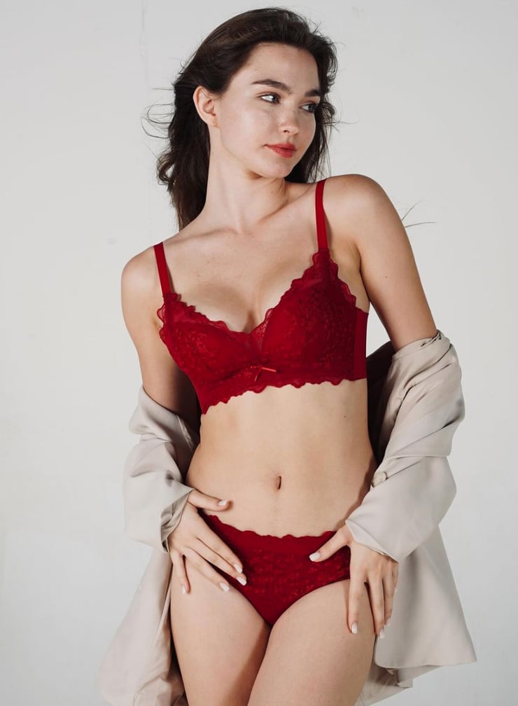 Anastasia Veretnova Anastasia Veretnova
