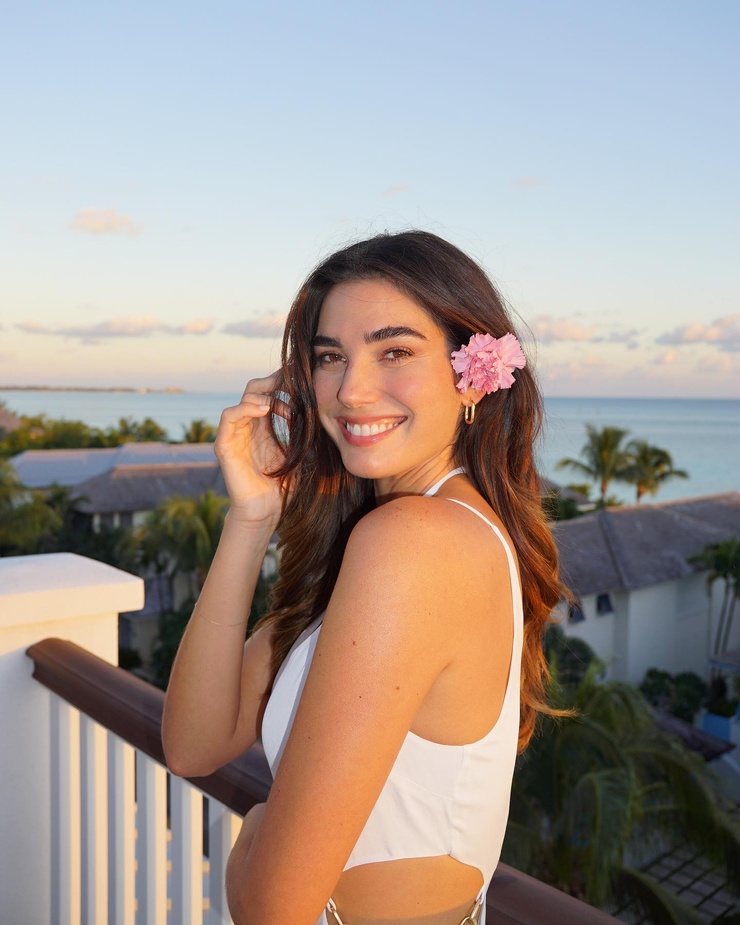Rachel Vallori Rachel Vallori