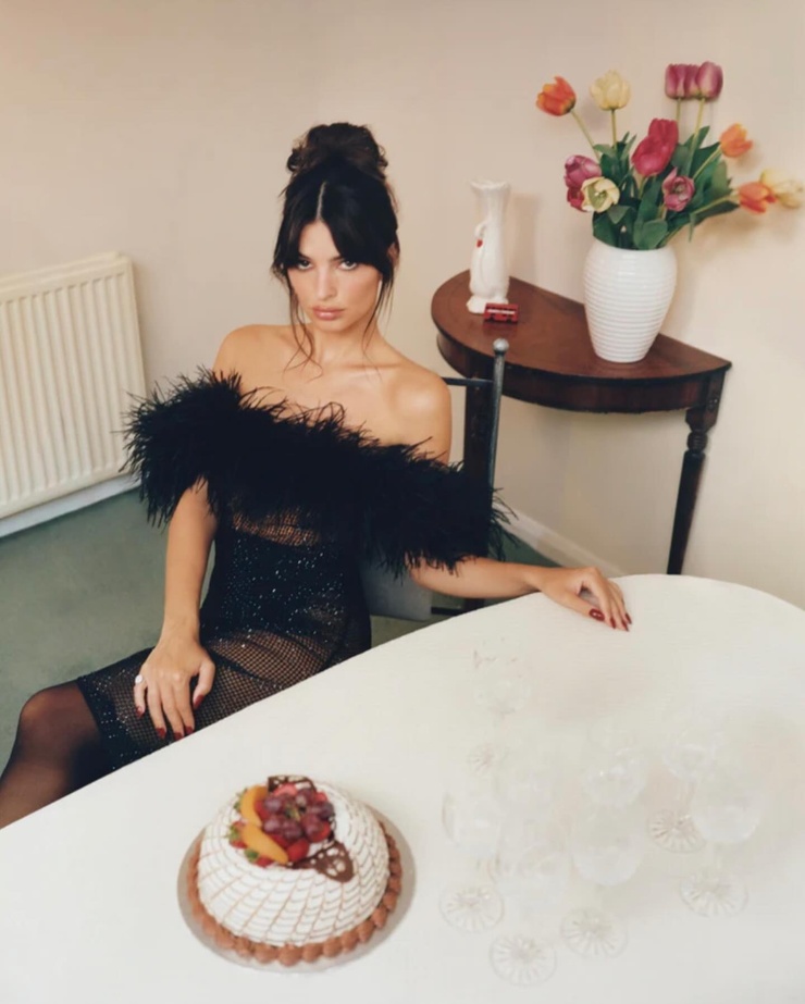 Emily Ratajkowski