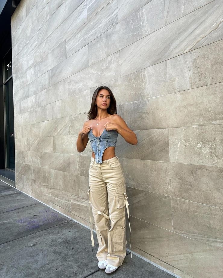 Brit Manuela (model)