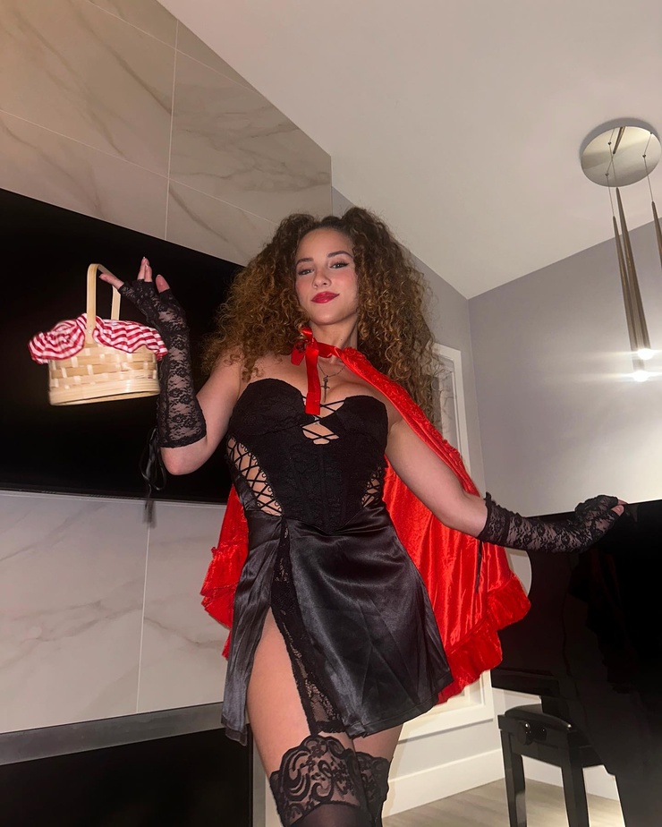Sofie Dossi