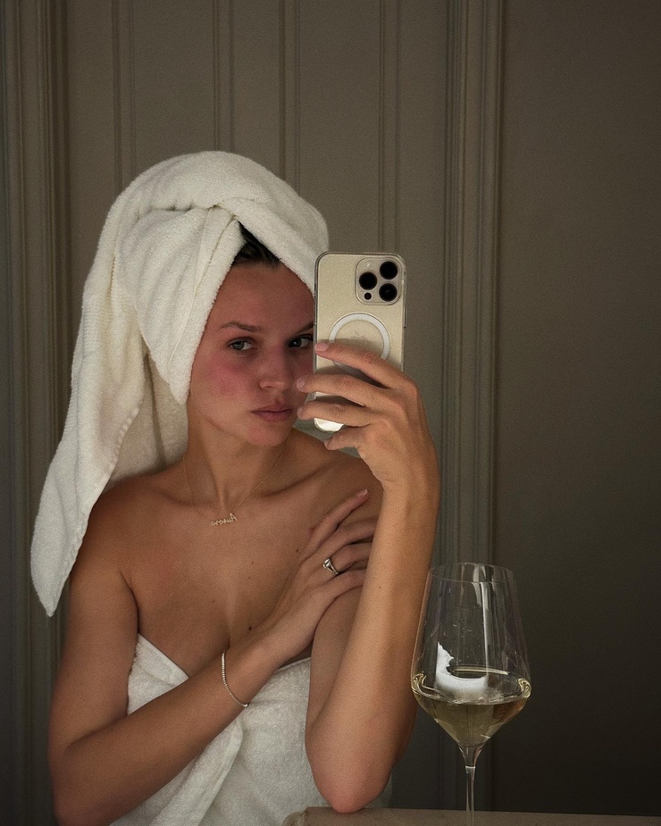 Josephine Skriver Josephine Skriver