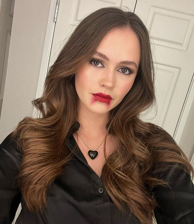 Olivia Sanabia Olivia Sanabia