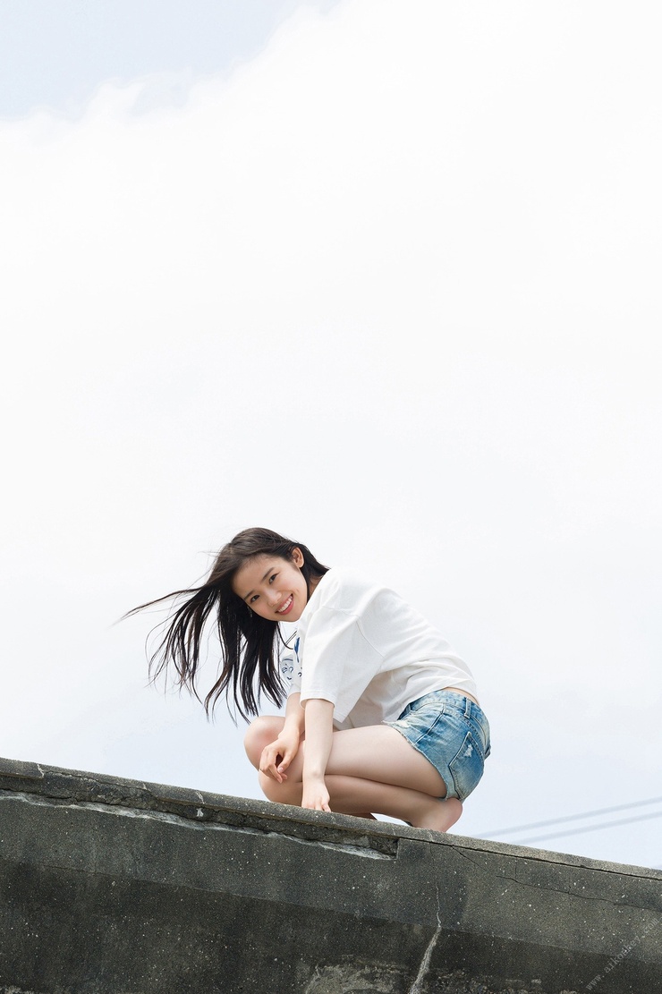 Kohaku Shida After School in Umimachi Spisan Gravure Photo Book