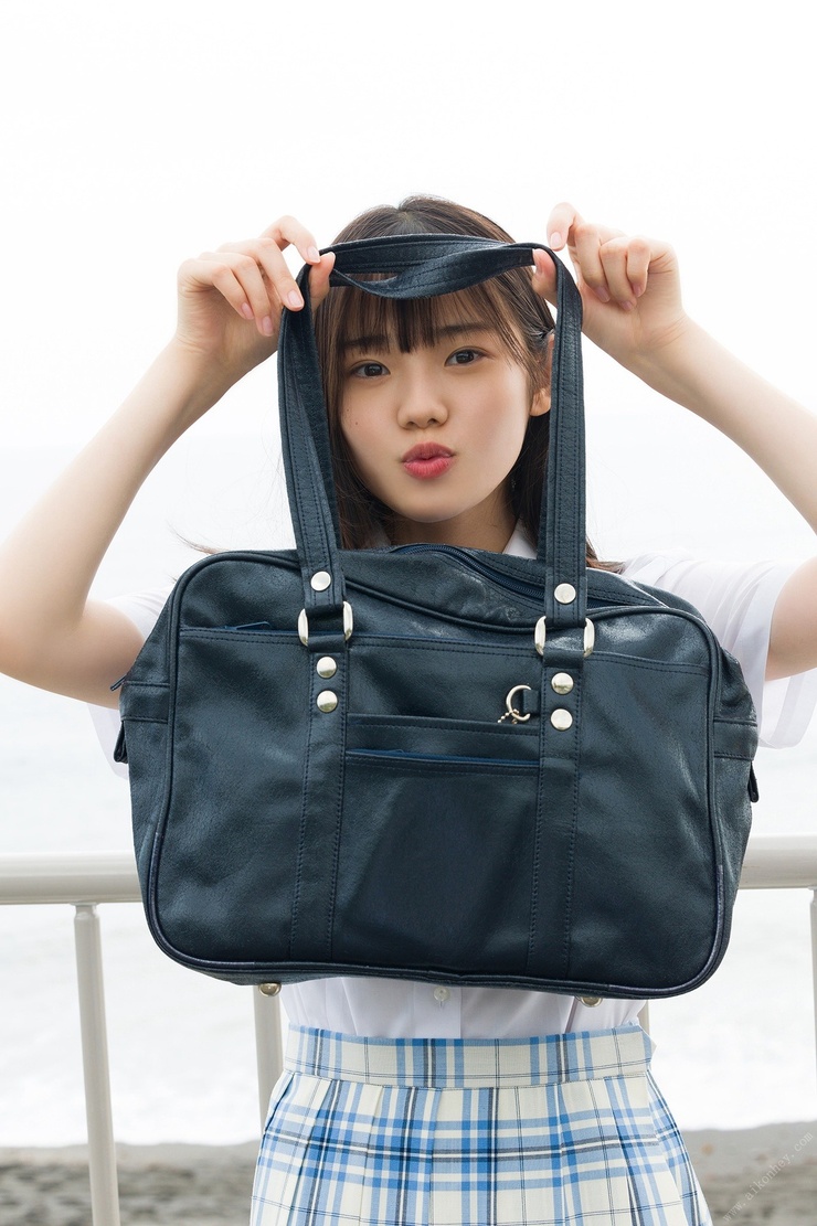 Kohaku Shida After School in Umimachi Spisan Gravure Photo Book