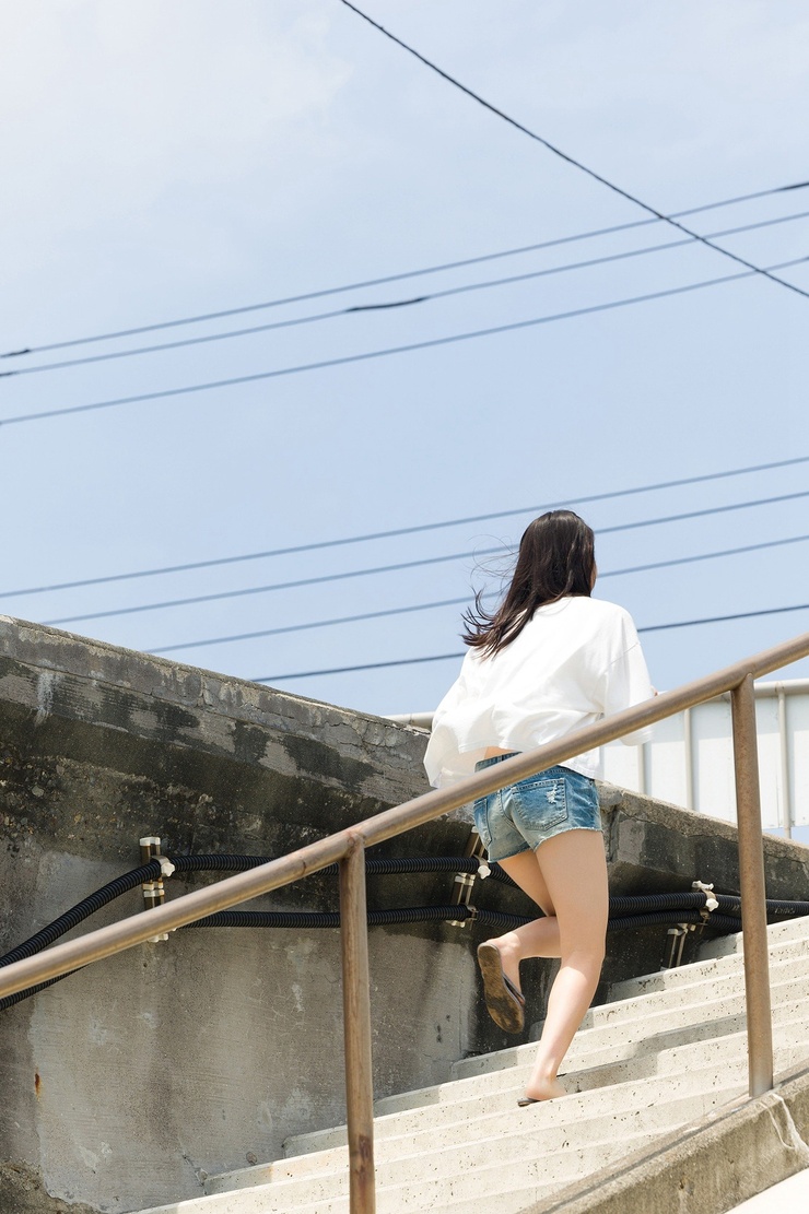 Kohaku Shida After School in Umimachi Spisan Gravure Photo Book