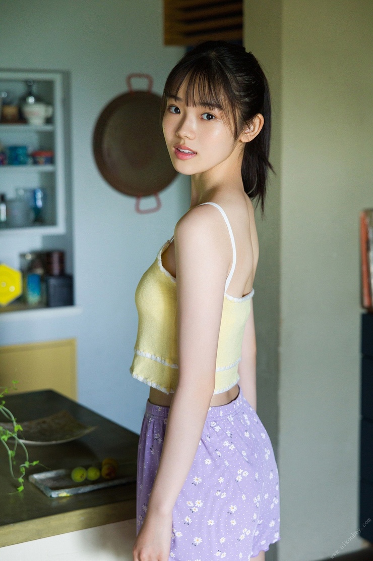 Kohaku Shida After School in Umimachi Spisan Gravure Photo Book